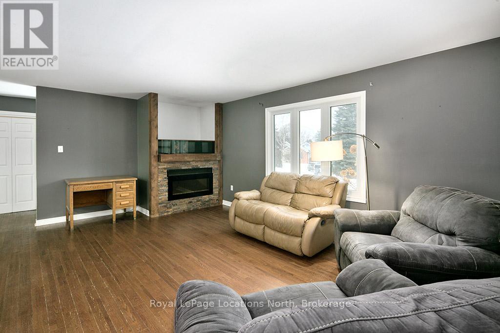 3 Shirley Court, Blue Mountains, Ontario  N0H 2P0 - Photo 11 - X12815700