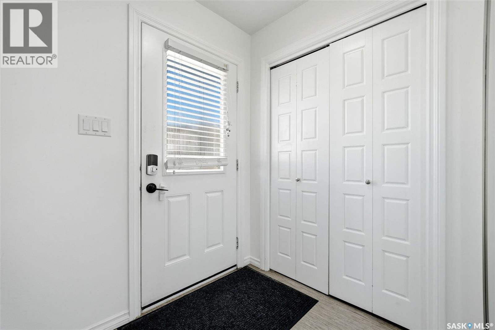 112 4102 3rd Avenue N, Regina, Saskatchewan  S4R 2B7 - Photo 3 - SK035866