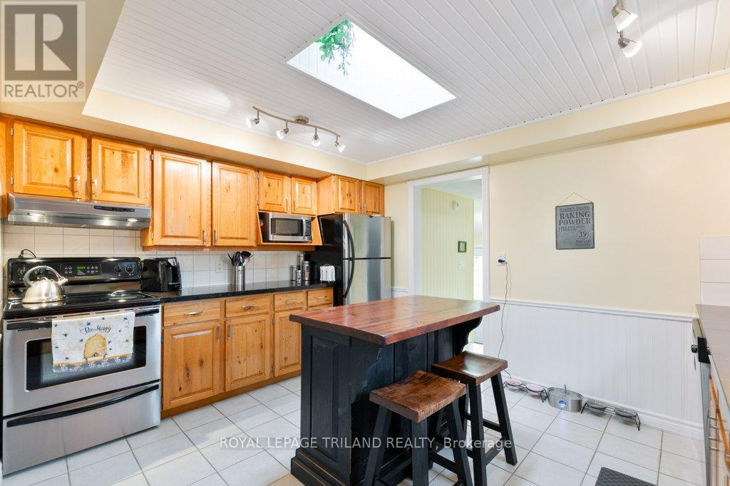 137 St George Street, Central Elgin, Ontario N5P 2M3 - Photo 15 - X12983656