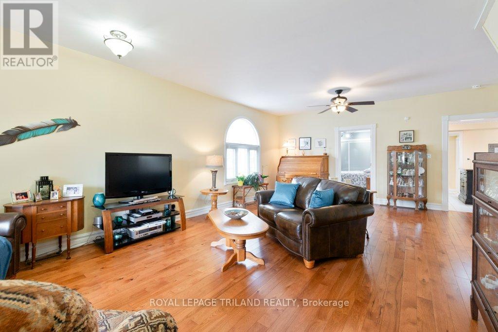 137 St George Street, Central Elgin, Ontario N5P 2M3 - Photo 8 - X12983656