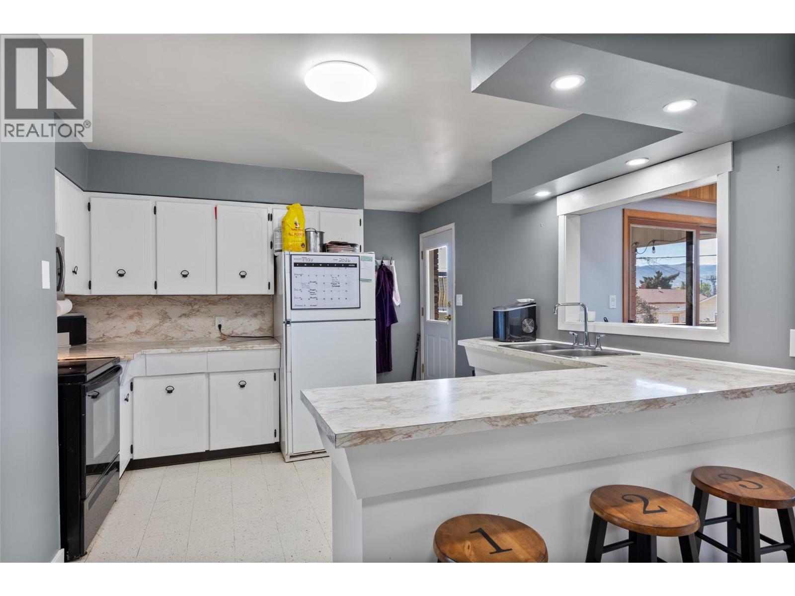 1027 Moncton Avenue, Kamloops, British Columbia  V2B 1S5 - Photo 10 - 10387356