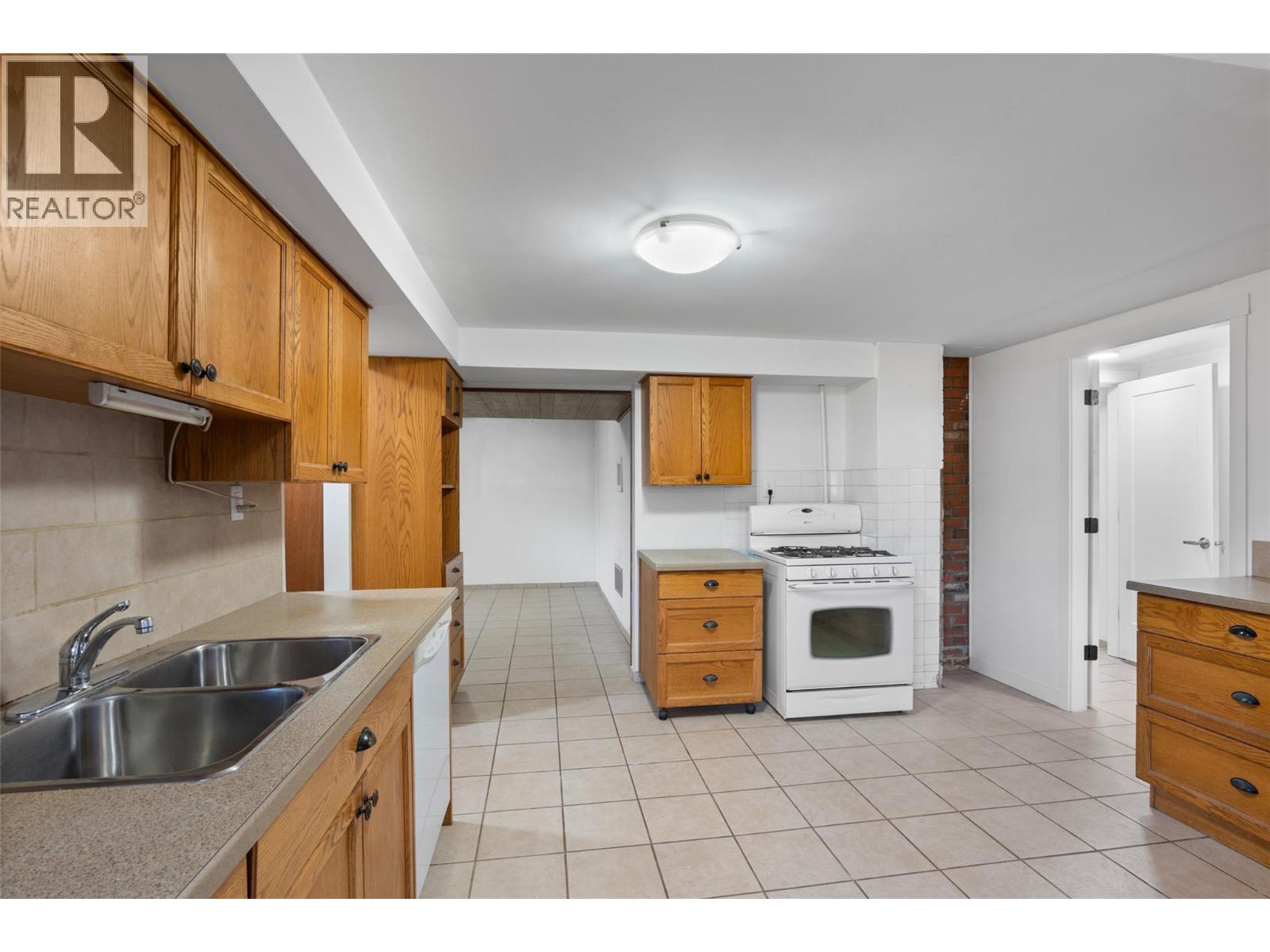 1027 Moncton Avenue, Kamloops, British Columbia  V2B 1S5 - Photo 25 - 10387356