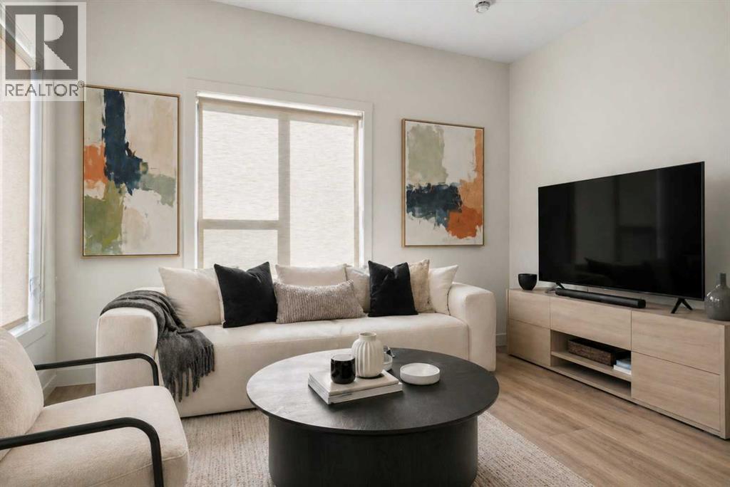 244 Sovereign Common SW, Calgary, Alberta  T3C 3Y3 - Photo 4 - A2296048