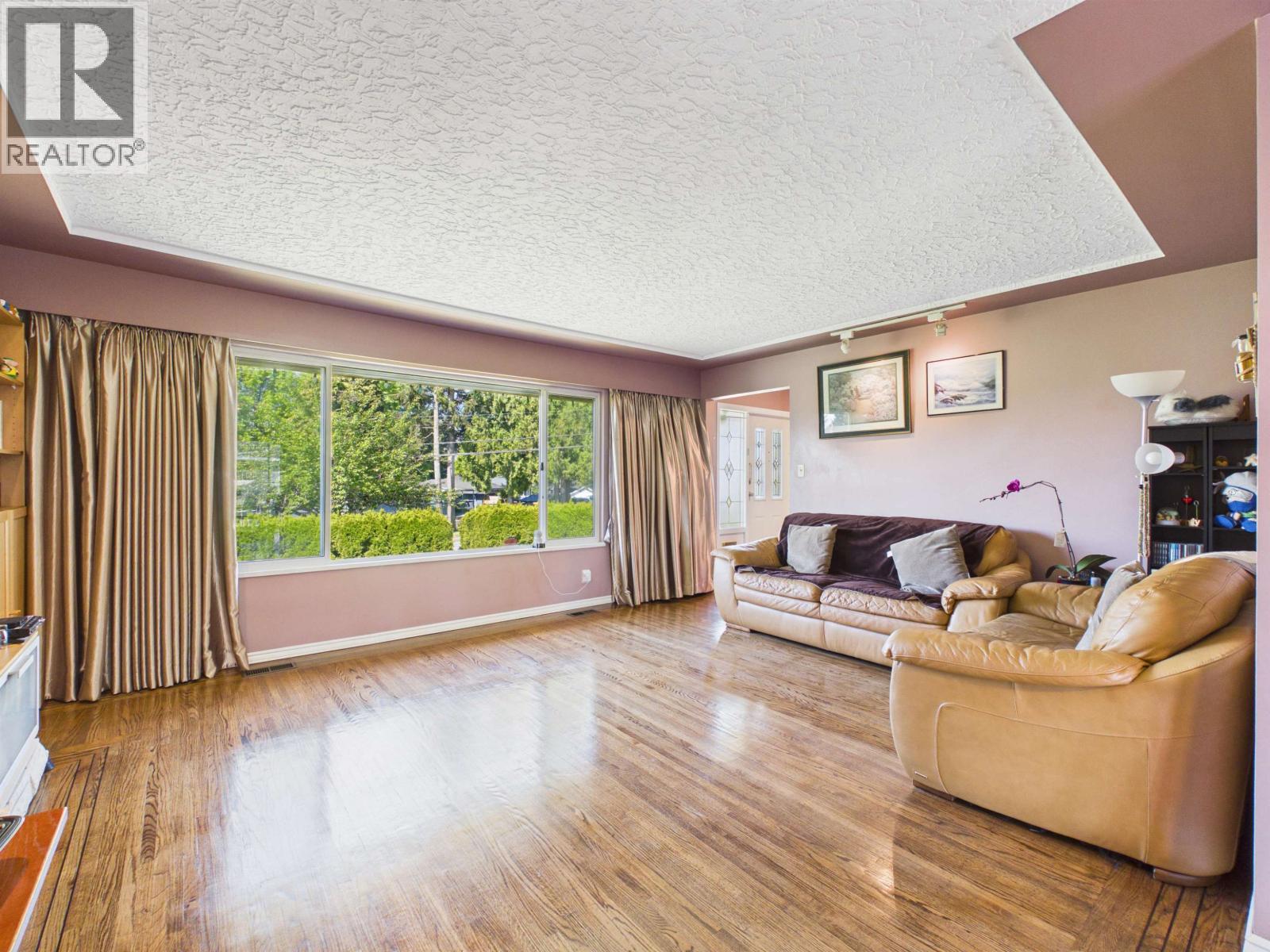 2336 Kensington Avenue, Burnaby, British Columbia  V5B 4E2 - Photo 4 - R3122402