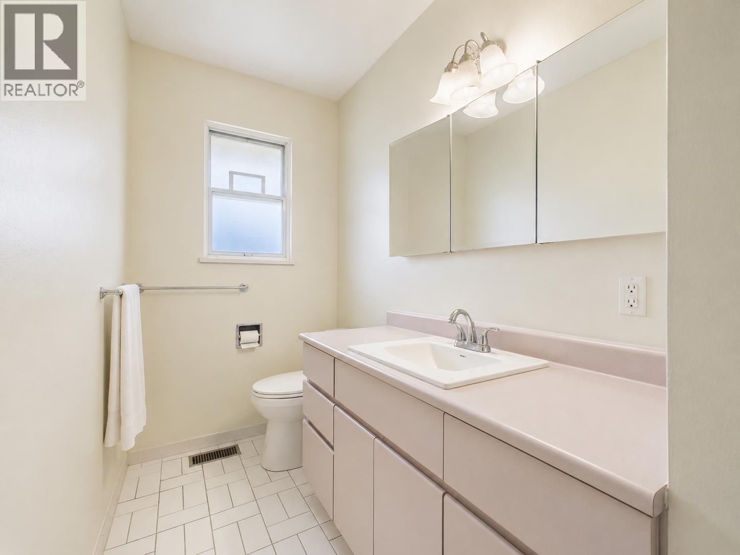 2336 Kensington Avenue, Burnaby, British Columbia  V5B 4E2 - Photo 13 - R3122402