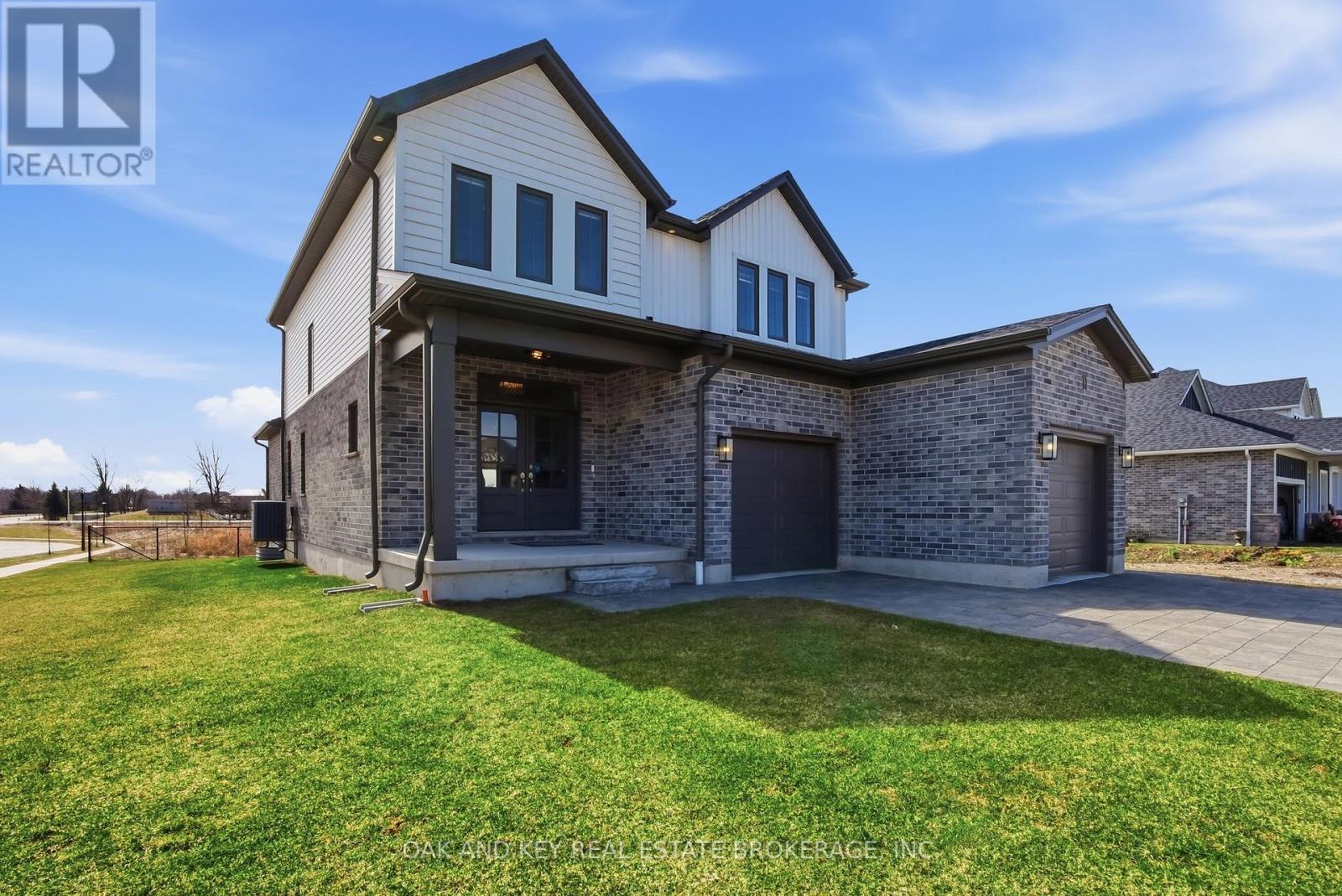 11 Bowman Drive, Middlesex Centre, Ontario N0M 2A0 - Photo 2 - X13123970