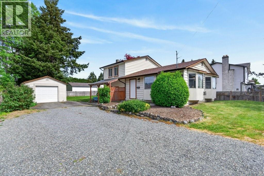 1005 26th St, Courtenay, British Columbia  V9N 7H6 - Photo 1 - 1036756