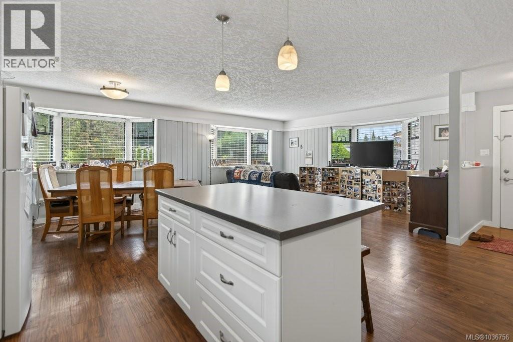 1005 26th St, Courtenay, British Columbia  V9N 7H6 - Photo 6 - 1036756