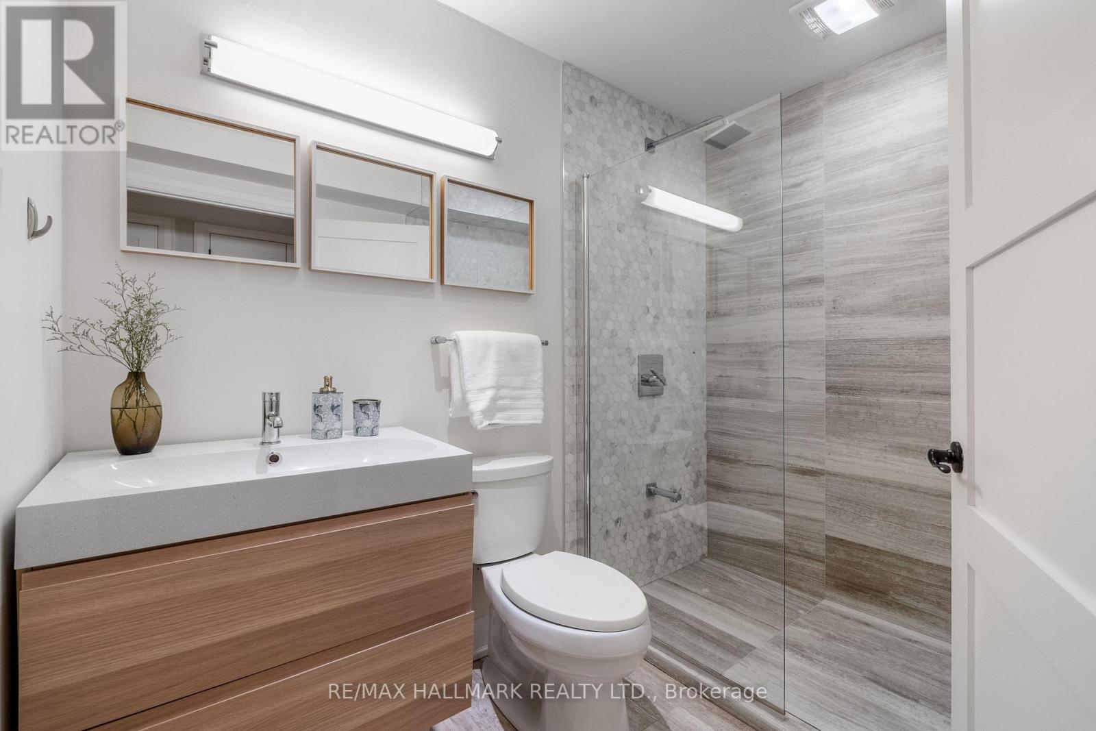 272 Kenilworth Avenue, Toronto, Ontario  M4L 3S8 - Photo 30 - E13115450