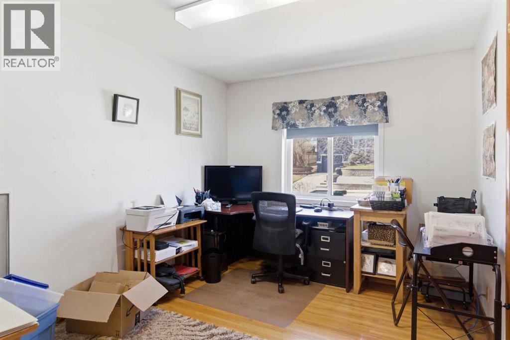 200 Hendon Drive Nw, Calgary, Alberta  T2K 1Z7 - Photo 9 - A2305750