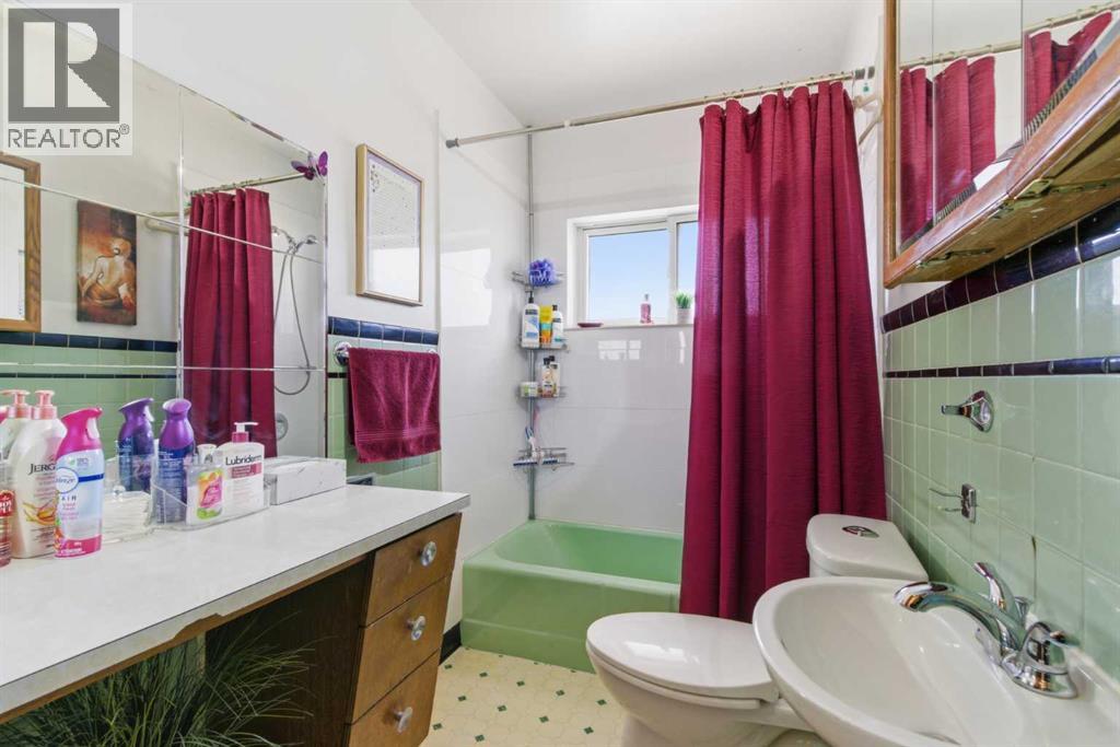 200 Hendon Drive Nw, Calgary, Alberta  T2K 1Z7 - Photo 12 - A2305750