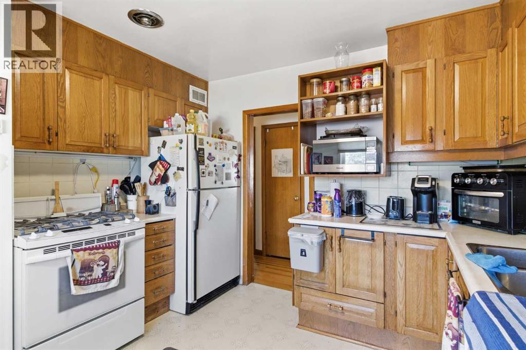 200 Hendon Drive Nw, Calgary, Alberta  T2K 1Z7 - Photo 6 - A2305750