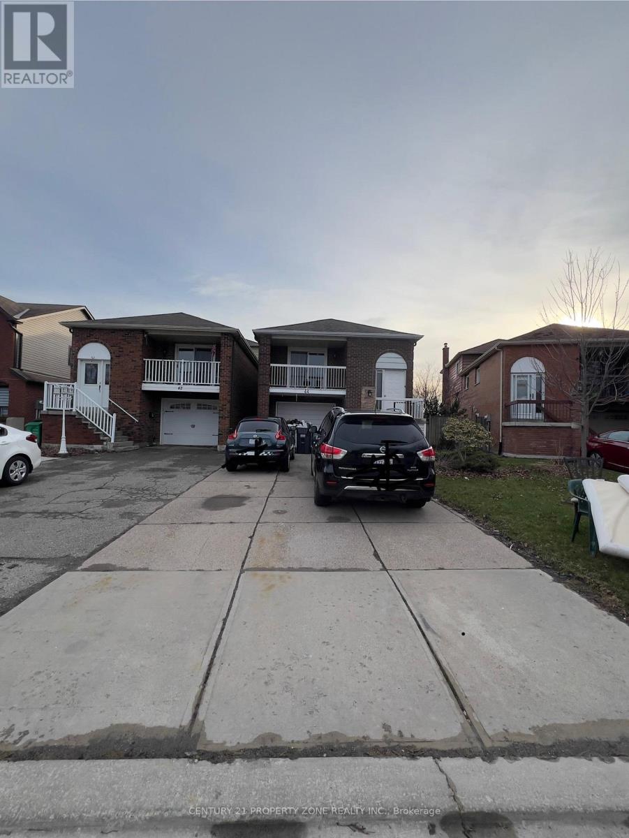 44 Rotherglen (Main) Court, Brampton, Ontario  L6X 2S1 - Photo 11 - W13123786