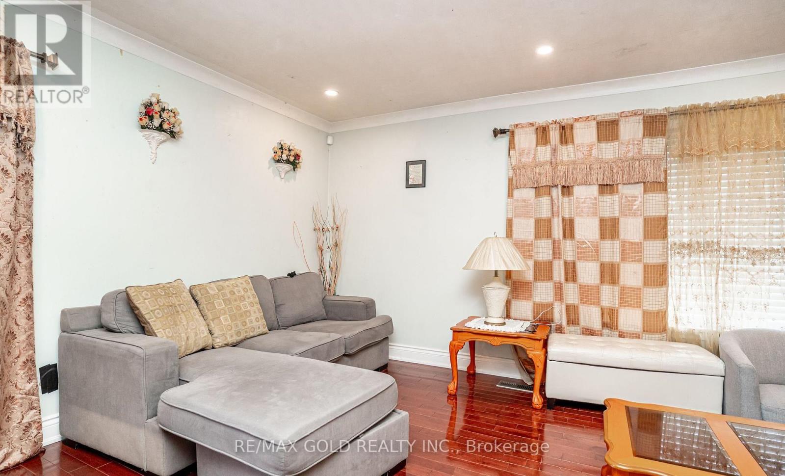 37 Carlyle Crescent, Brampton, Ontario  L6W 2Y9 - Photo 10 - W13123802