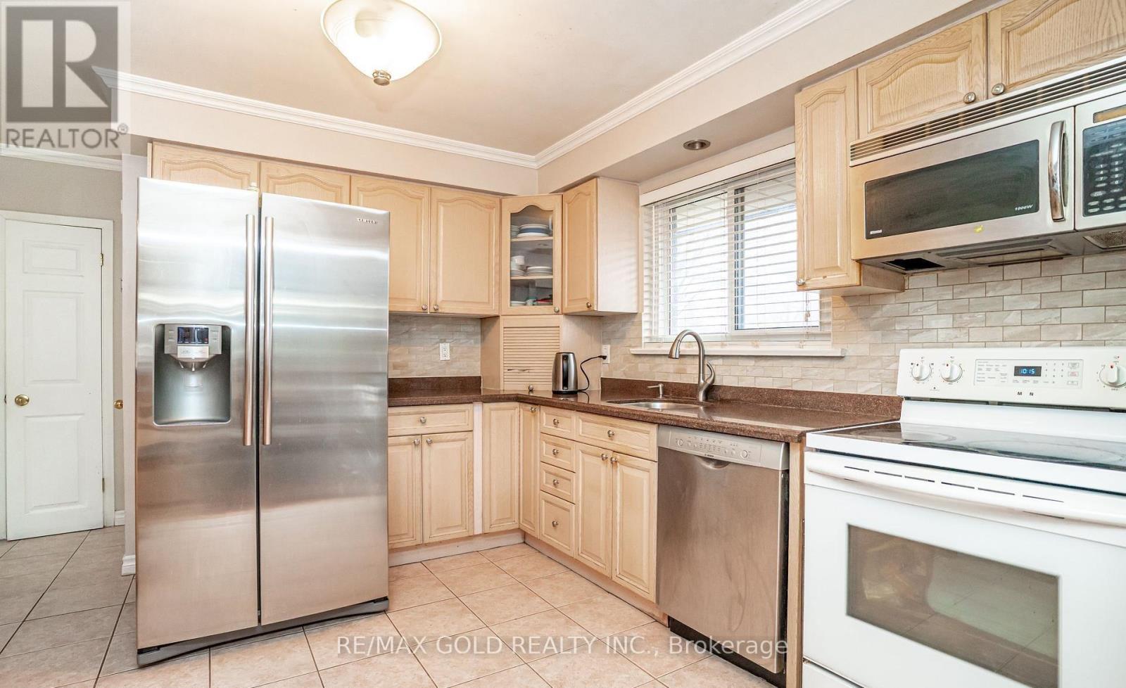 37 Carlyle Crescent, Brampton, Ontario  L6W 2Y9 - Photo 13 - W13123802