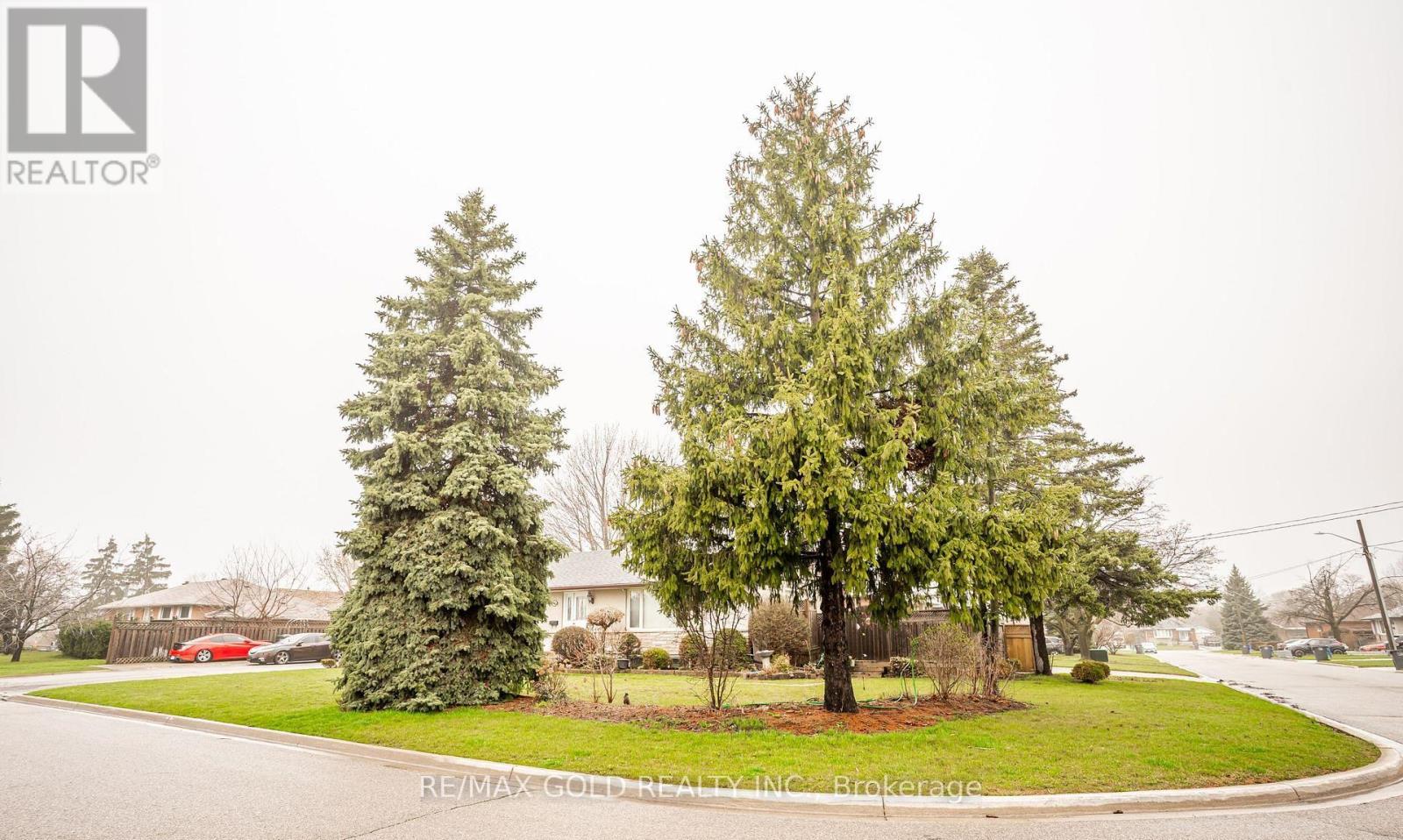 37 Carlyle Crescent, Brampton, Ontario  L6W 2Y9 - Photo 3 - W13123802