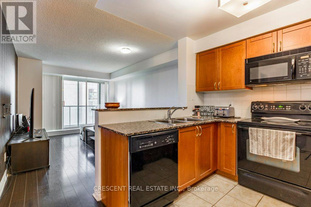 1106 - 9 Michael Power Place, Toronto, Ontario  M9A 0A5 - Photo 11 - W13123832