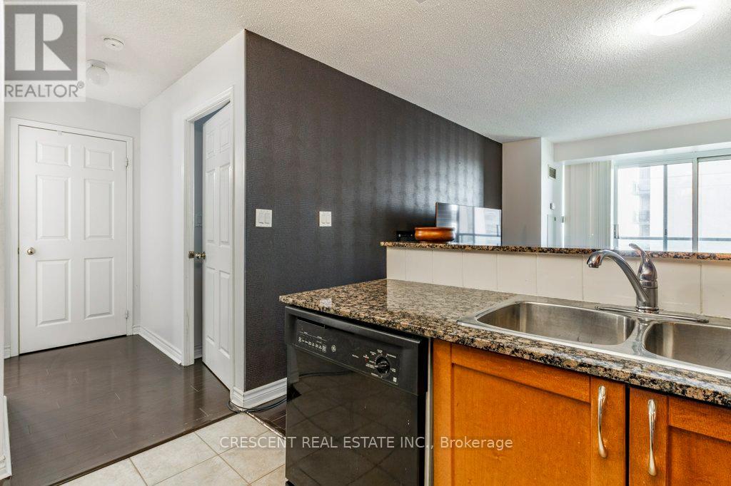 1106 - 9 Michael Power Place, Toronto, Ontario  M9A 0A5 - Photo 14 - W13123832