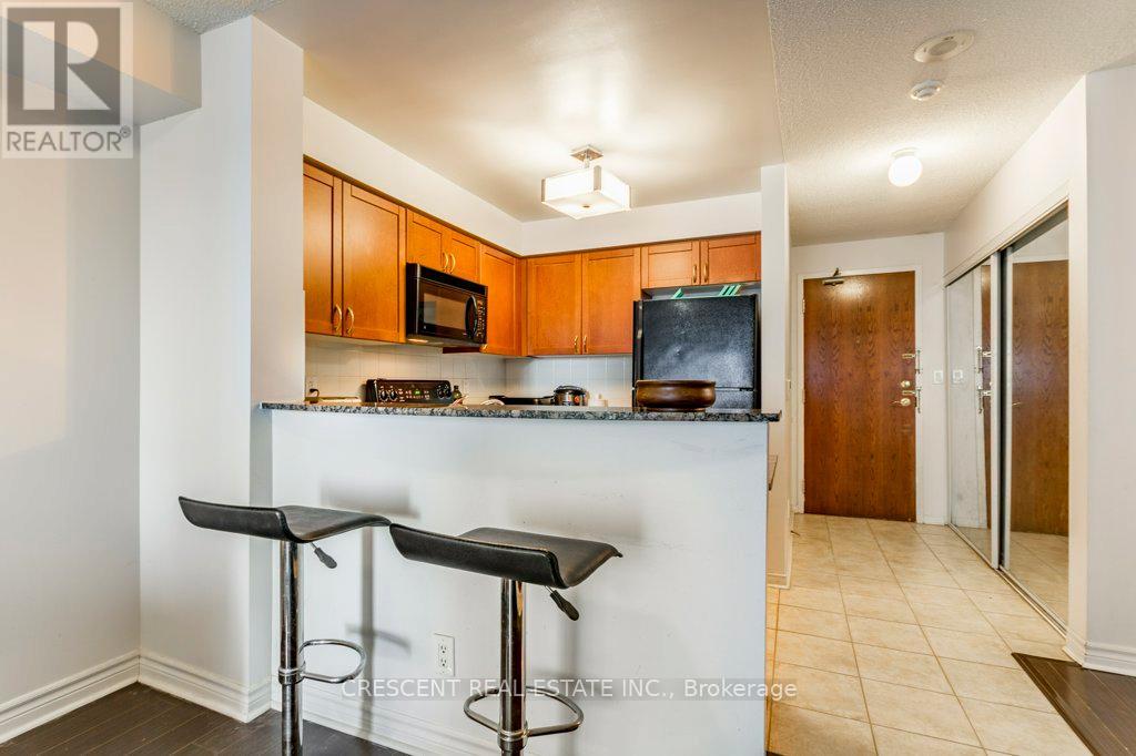1106 - 9 Michael Power Place, Toronto, Ontario  M9A 0A5 - Photo 19 - W13123832
