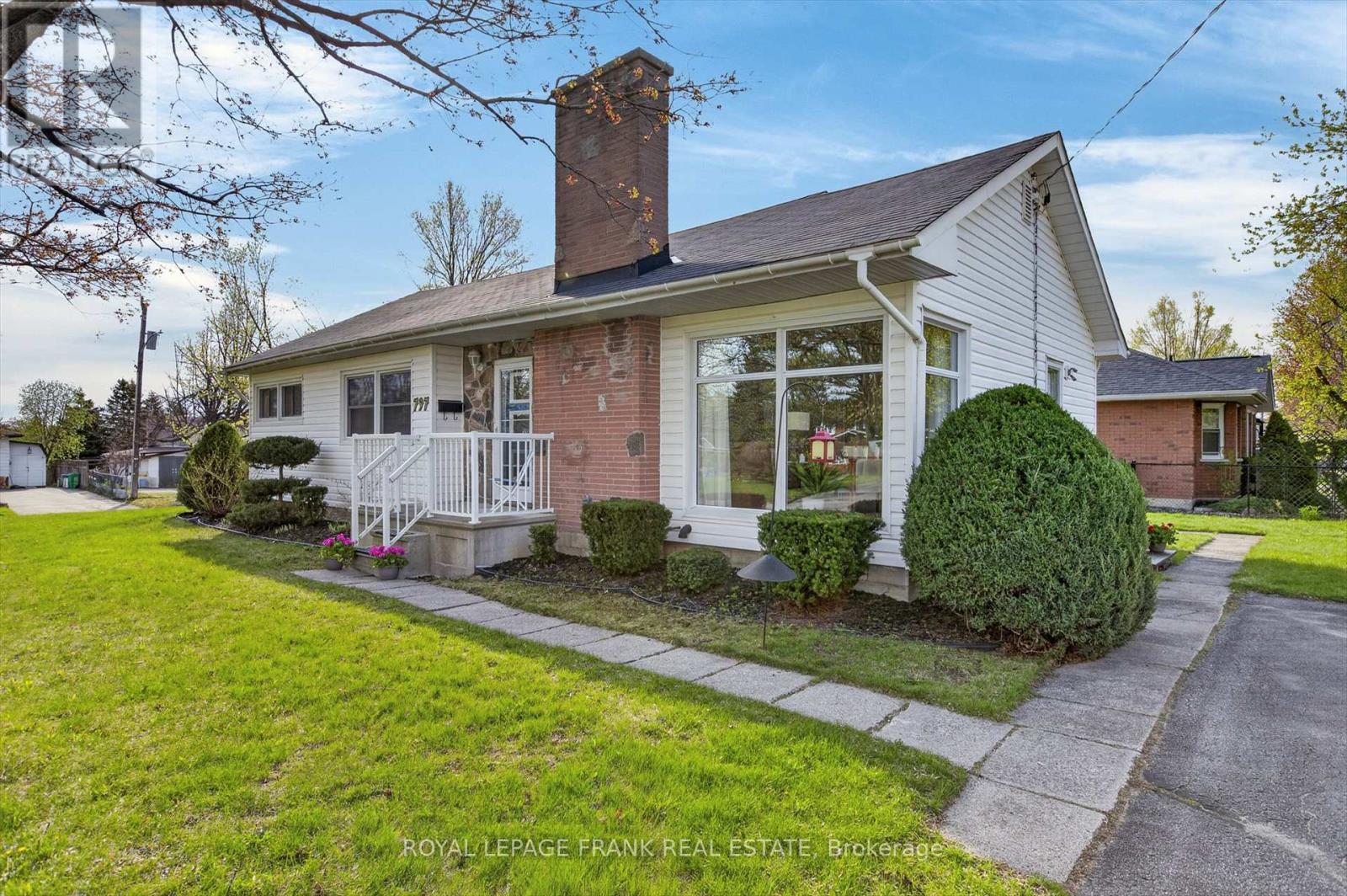 797 Valleyview Drive, Peterborough, Ontario  K9J 6P9 - Photo 4 - X13077524
