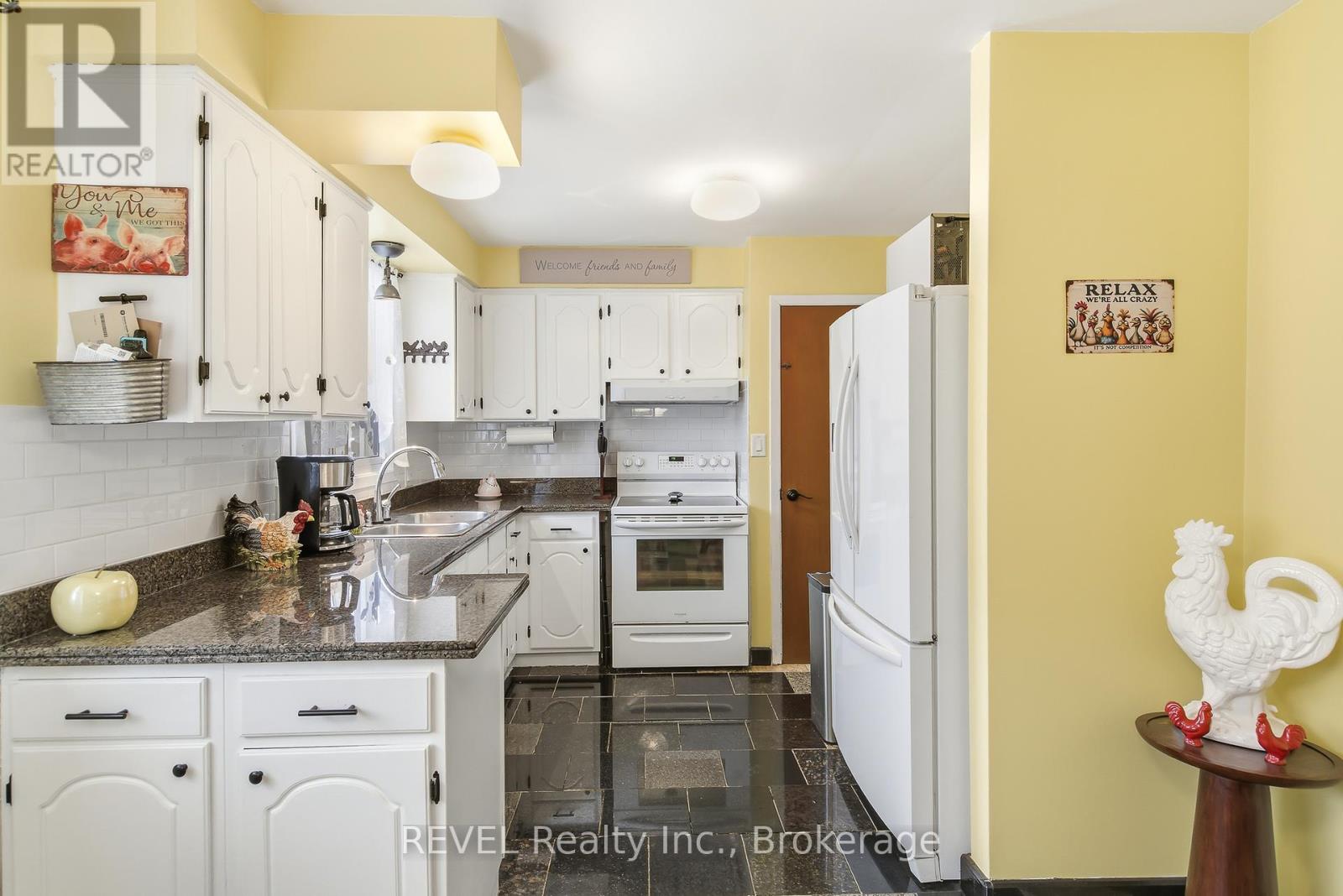 8257 Post Road, Niagara Falls (Ascot), Ontario  L2H 2E5 - Photo 7 - X13124124