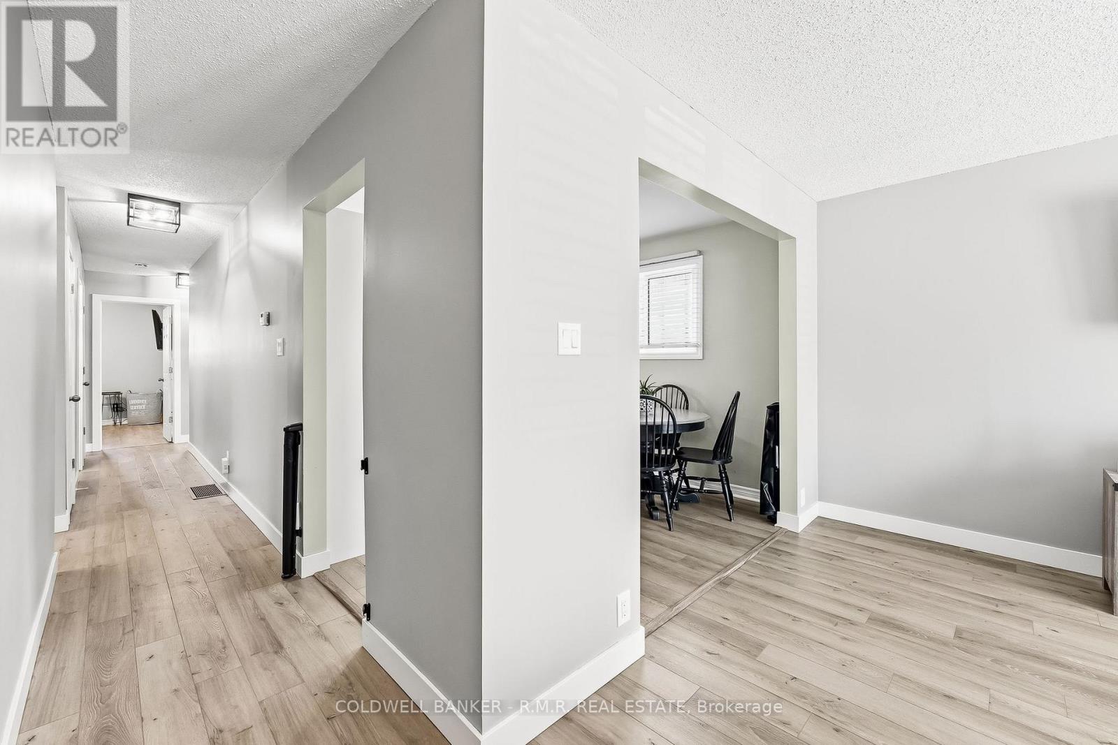 590 Pondtail Court, Oshawa, Ontario  L1K 2C7 - Photo 5 - E13124102