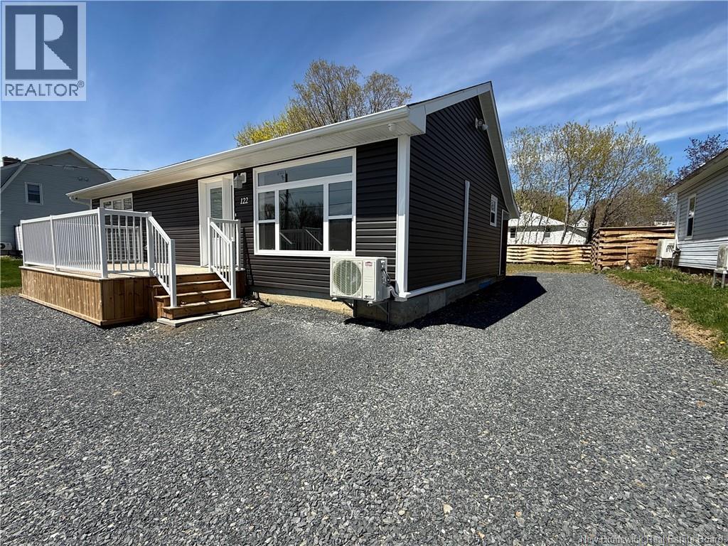 122 St. John Street, Woodstock, New Brunswick  E7M 2V1 - Photo 7 - NB133434