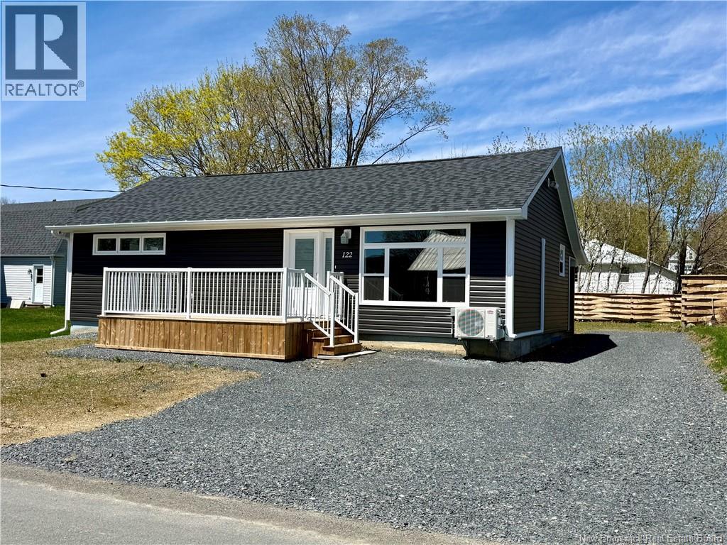 122 St. John Street, Woodstock, New Brunswick  E7M 2V1 - Photo 2 - NB133434