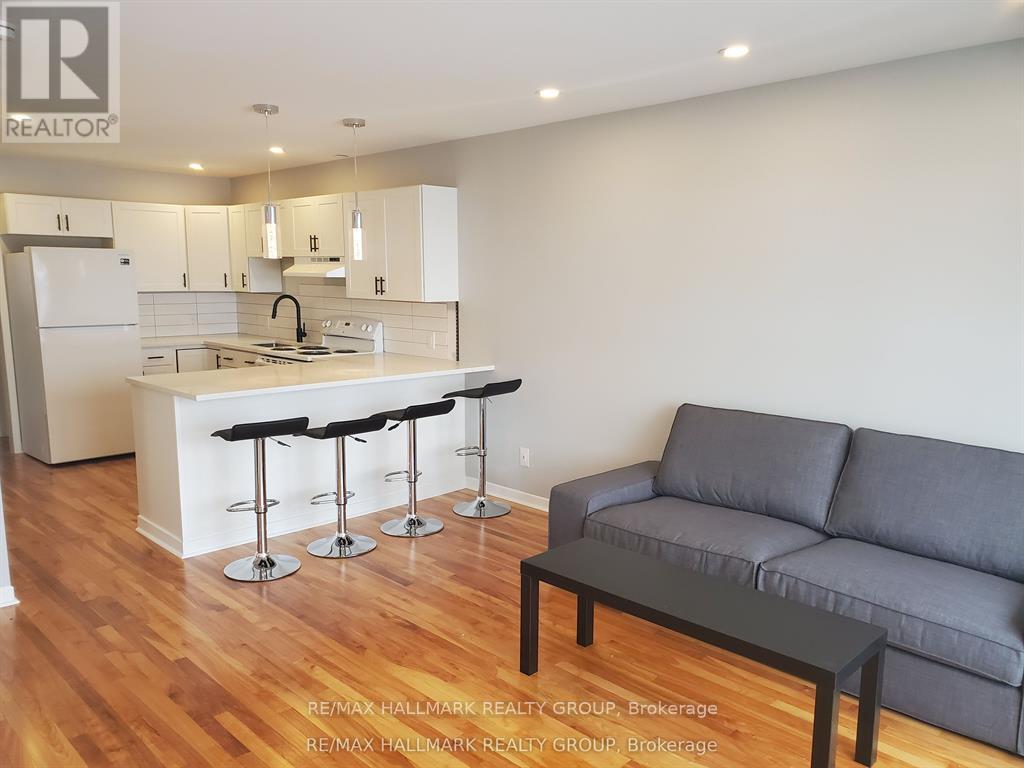 1329 Bloomsbury Crescent, Ottawa, Ontario  K2C 2Y8 - Photo 2 - X13123928