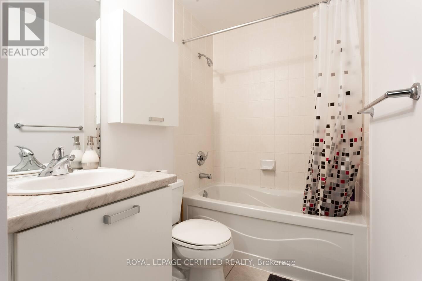 3210 - 38 Grenville Street, Toronto, Ontario  M4Y 3G5 - Photo 15 - C13124002