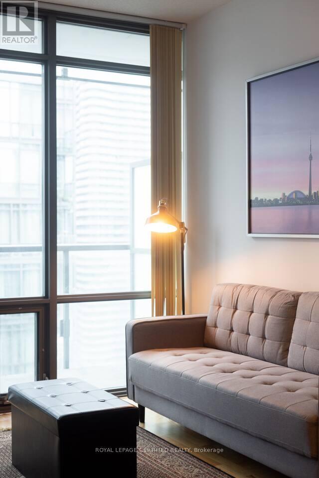 3210 - 38 Grenville Street, Toronto, Ontario  M4Y 3G5 - Photo 9 - C13124002