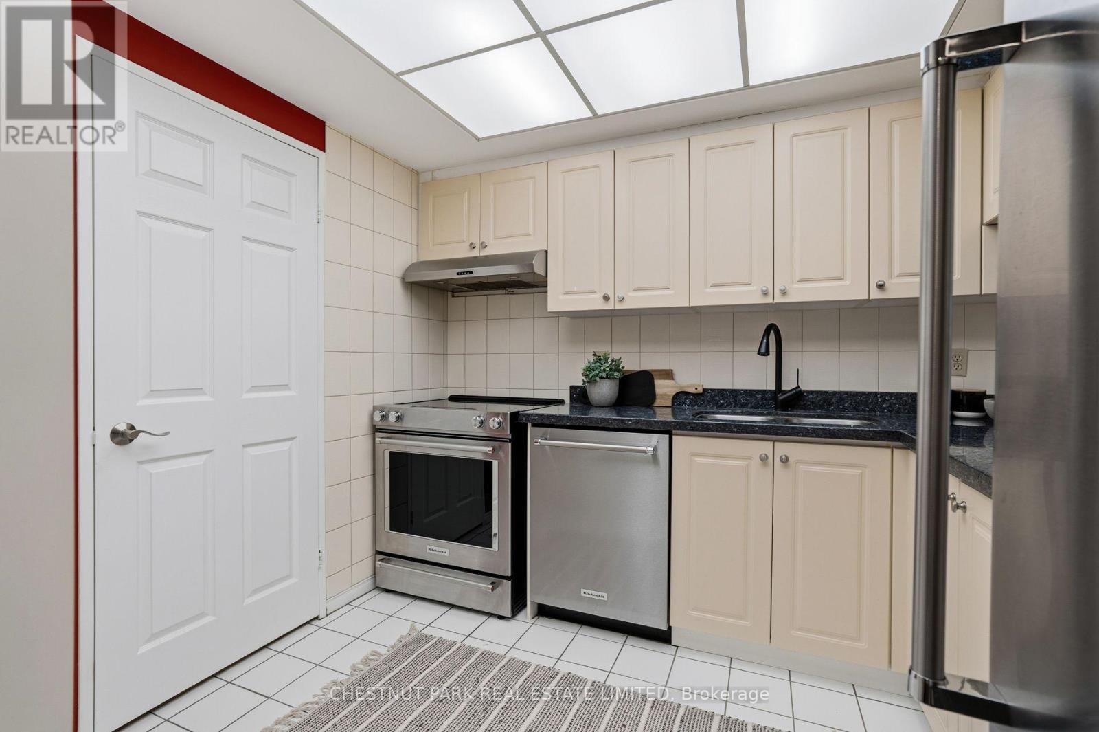1206 - 211 St Patrick Street, Toronto, Ontario  M5T 2Y9 - Photo 17 - C13124068