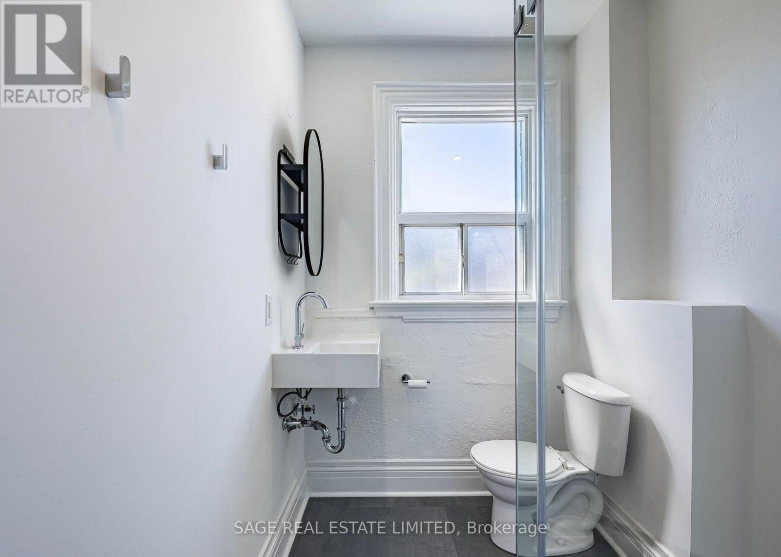 Upper - 1153 Dundas Street W, Toronto, Ontario  M6J 1X3 - Photo 12 - C13124134
