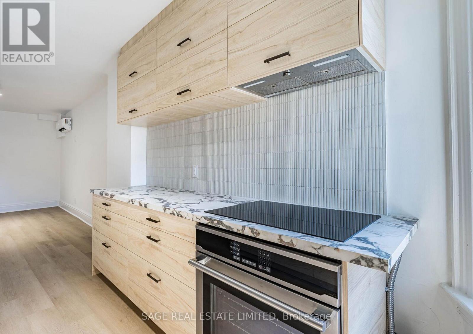 Upper - 1153 Dundas Street W, Toronto, Ontario  M6J 1X3 - Photo 5 - C13124134