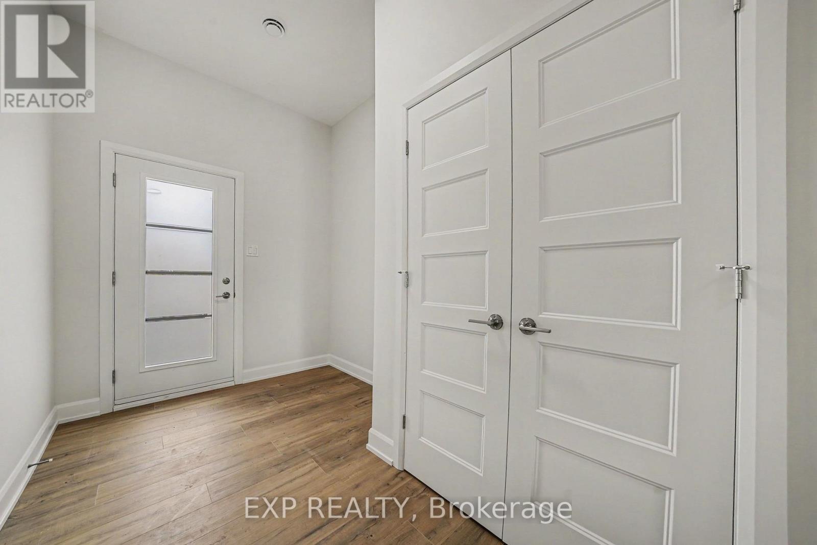 480 Falcon Lane, Russell, Ontario  K4R 0M5 - Photo 2 - X12997144