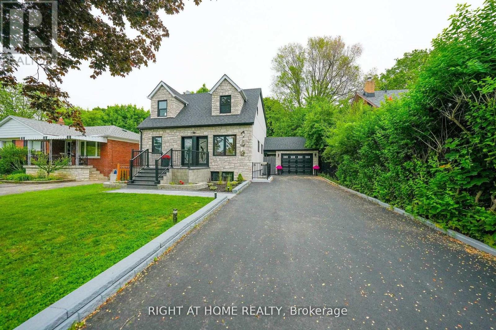 149 DORSET ROAD, Toronto, Ontario