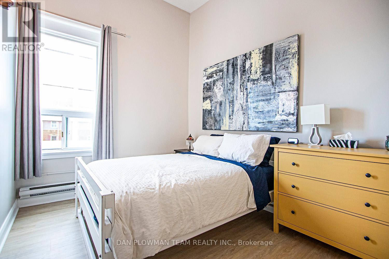8-10 Simcoe Street N, Oshawa, Ontario  L1G 4R8 - Photo 5 - E13123980