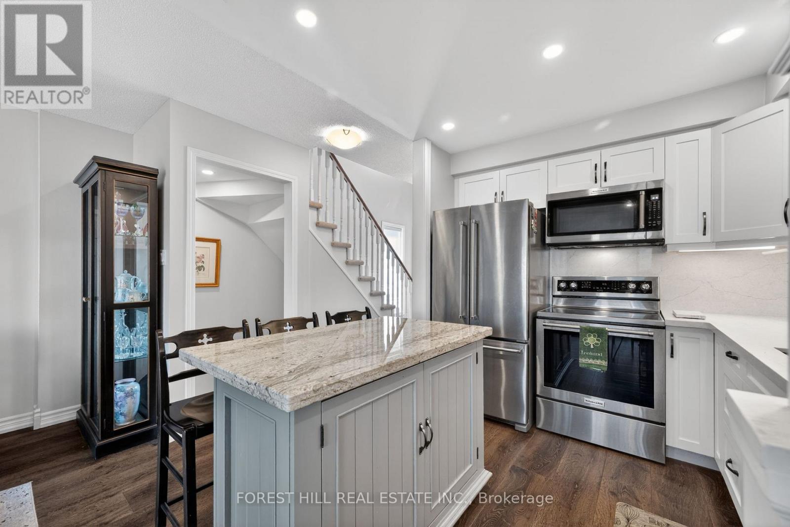 4 - 667 Macnab Gate, Newmarket, Ontario  L3Y 8S5 - Photo 4 - N13123882