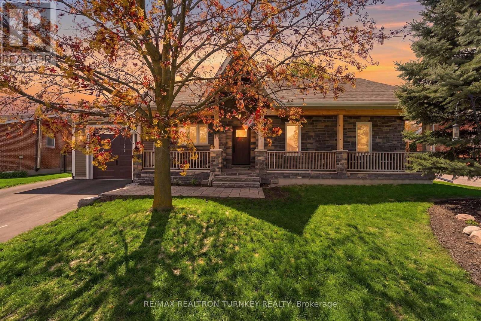 178 PARKVIEW CRESCENT, Newmarket, Ontario