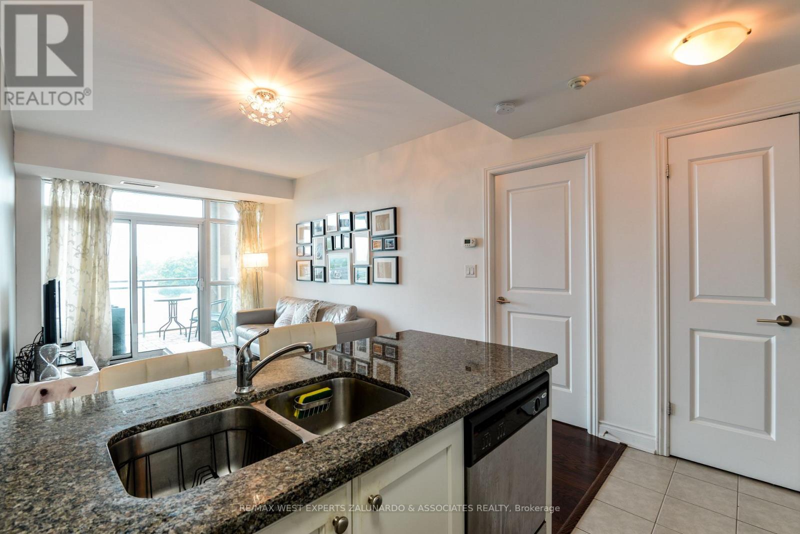 425 - 281 Woodbridge Avenue, Vaughan, Ontario  L4L 0C6 - Photo 11 - N13124062