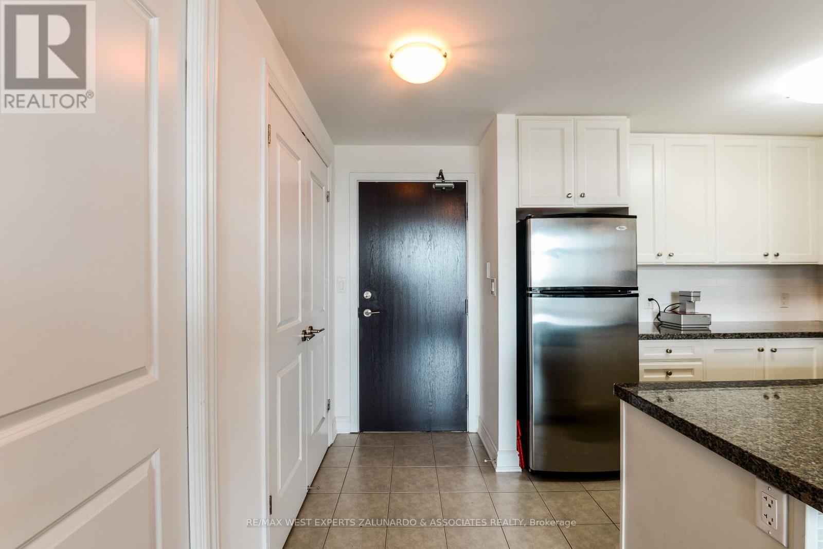 425 - 281 Woodbridge Avenue, Vaughan, Ontario  L4L 0C6 - Photo 5 - N13124062