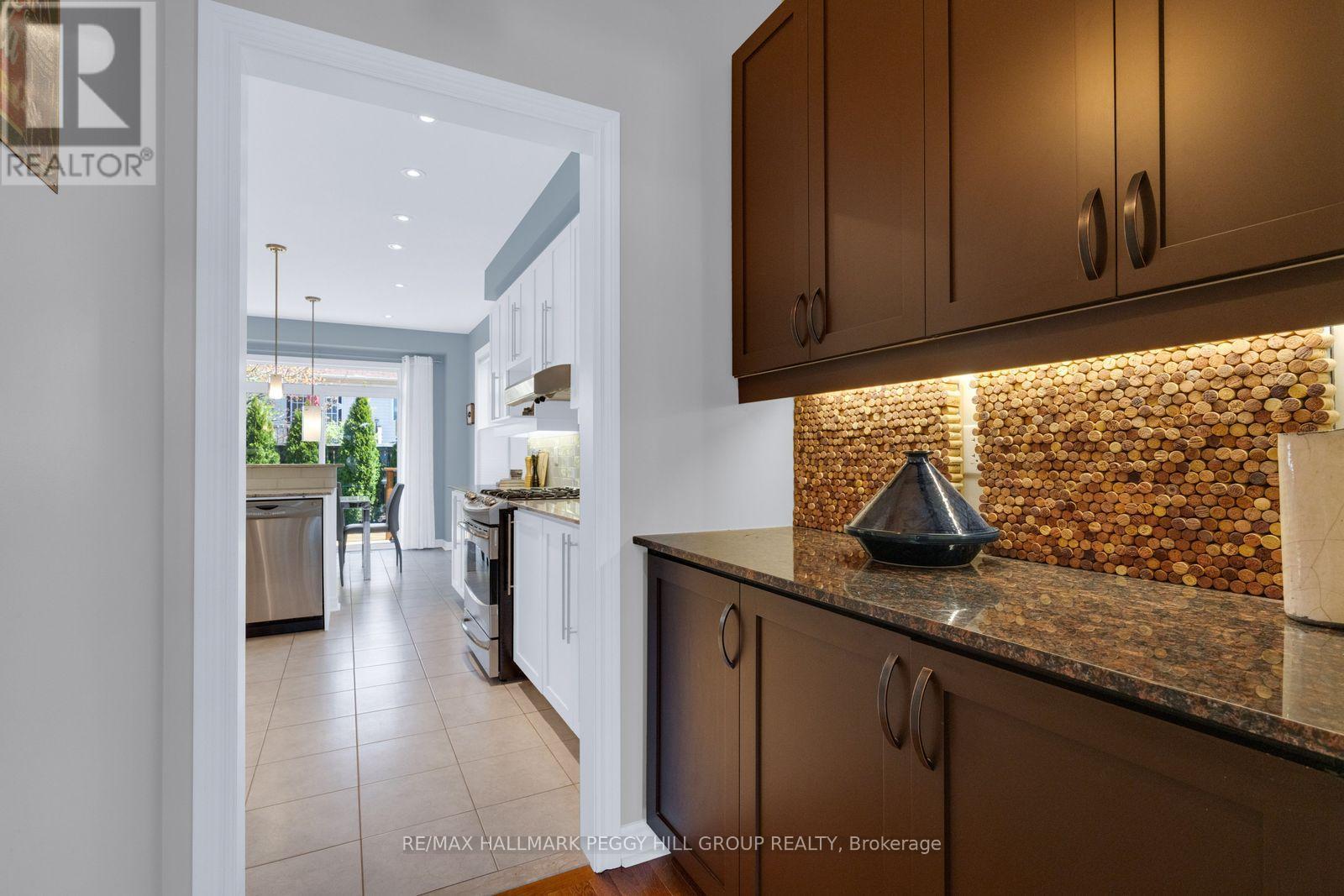 5 Magna Carta Road, Barrie, Ontario  L4M 7H9 - Photo 6 - S13123874