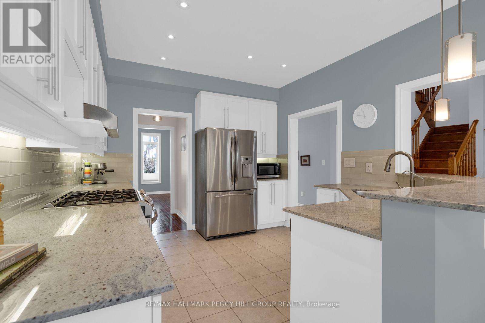 5 Magna Carta Road, Barrie, Ontario  L4M 7H9 - Photo 9 - S13123874