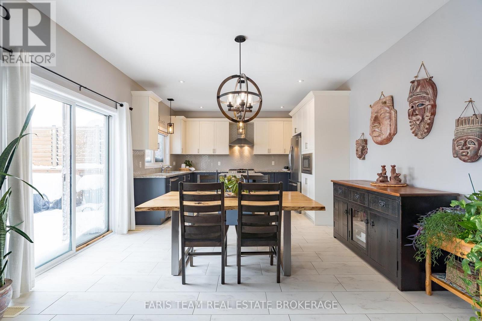 33 Bianca Crescent, Wasaga Beach, Ontario  L9Z 0H6 - Photo 8 - S13124142