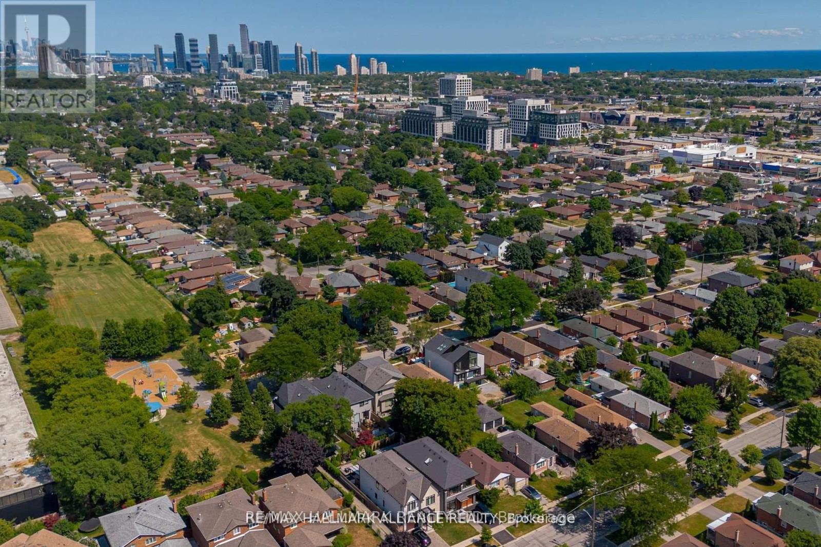 43 Trueman Avenue, Toronto, Ontario  M8Z 5A3 - Photo 3 - W13123924