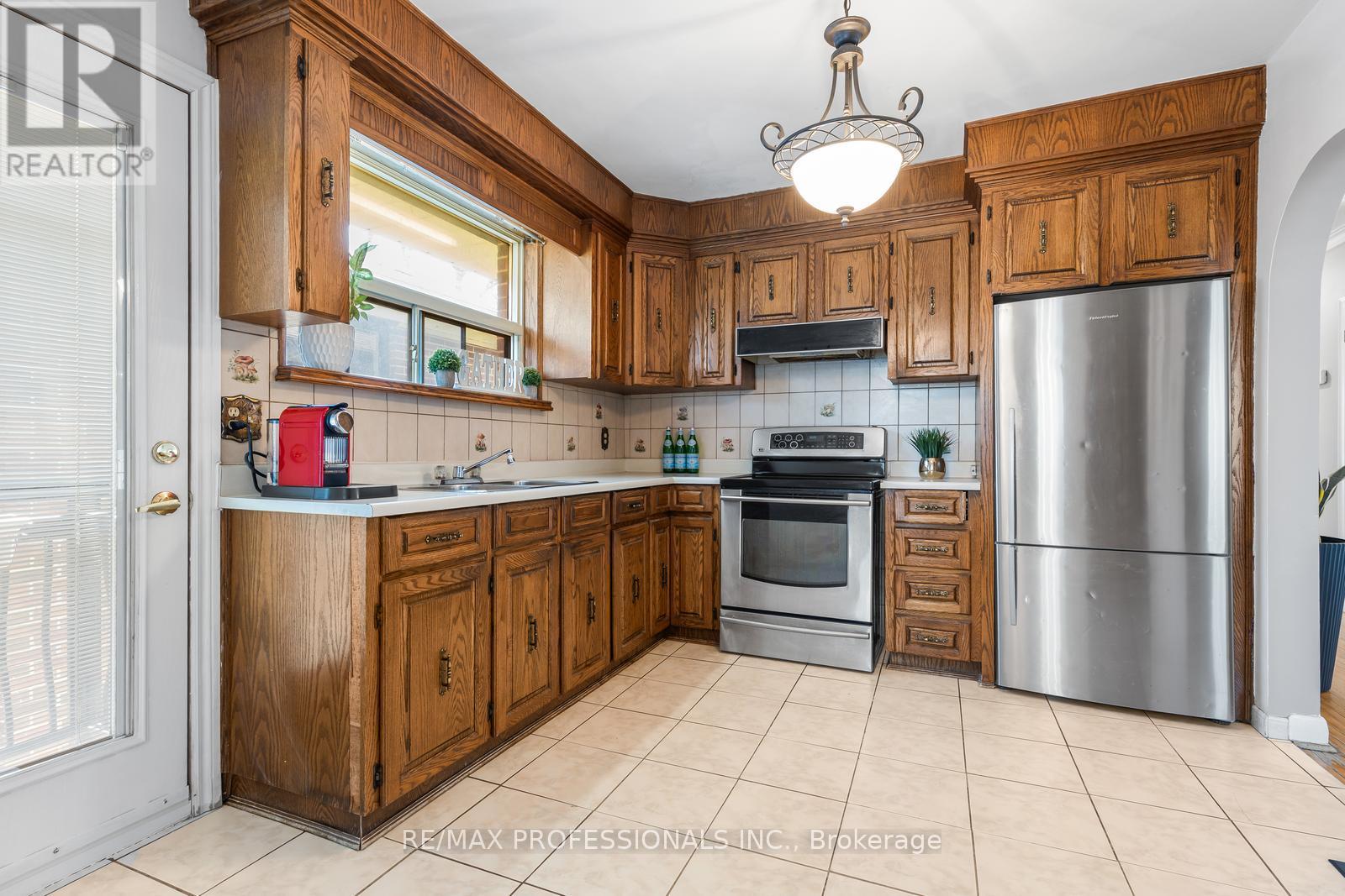 73 Coney Road, Toronto, Ontario  M8Z 2K7 - Photo 13 - W13123988