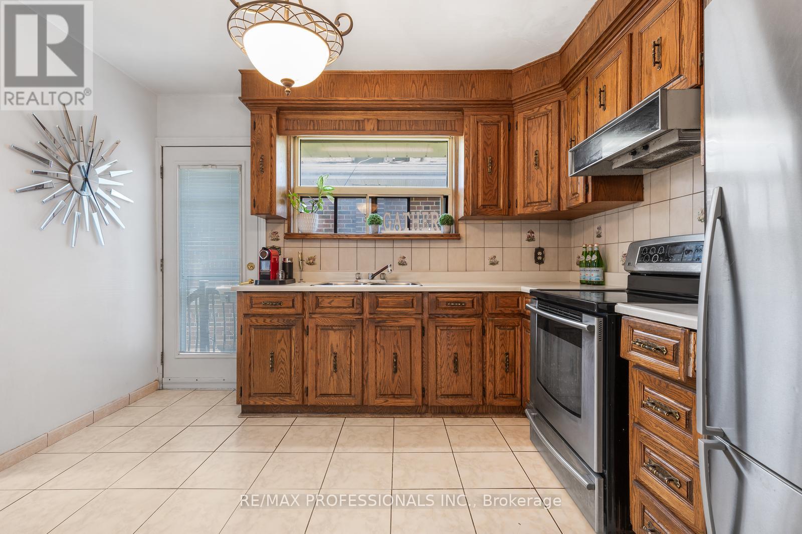 73 Coney Road, Toronto, Ontario  M8Z 2K7 - Photo 16 - W13123988
