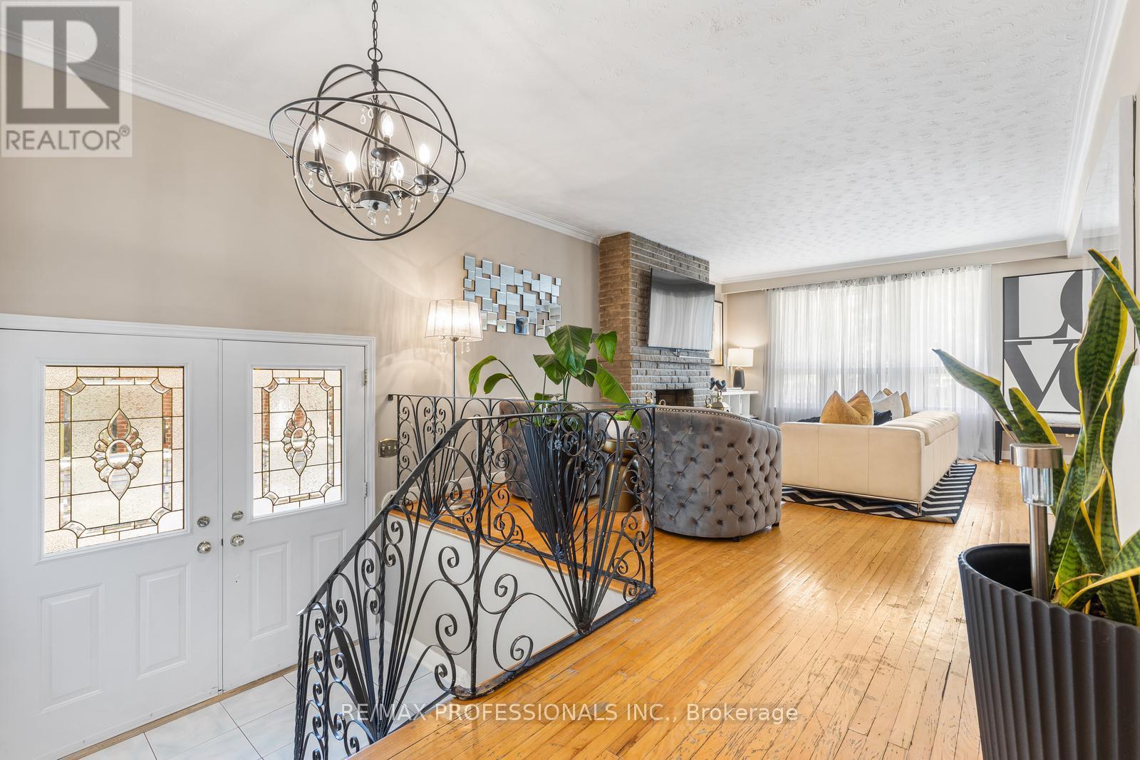 73 Coney Road, Toronto, Ontario  M8Z 2K7 - Photo 4 - W13123988