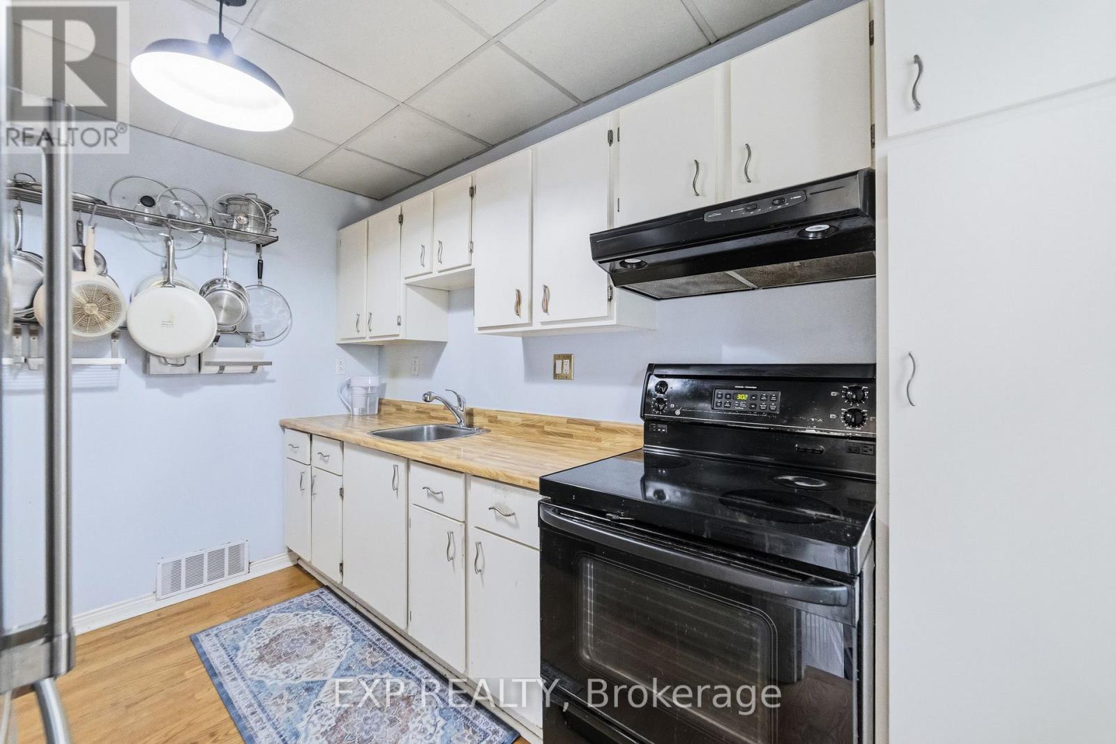 42 Clissold Road N, Toronto, Ontario  M8Z 4T5 - Photo 18 - W13124036