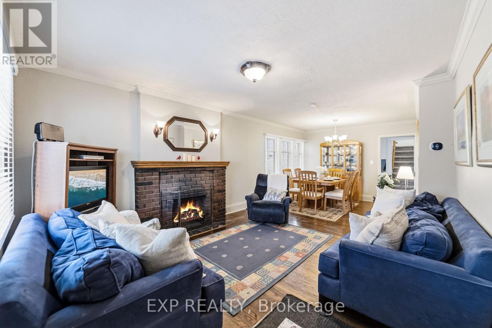 42 Clissold Road N, Toronto, Ontario  M8Z 4T5 - Photo 6 - W13124036
